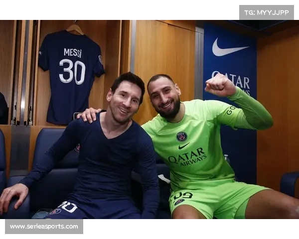 里昂球员奈尔斯中场吊射，预定了法甲本轮最佳进球